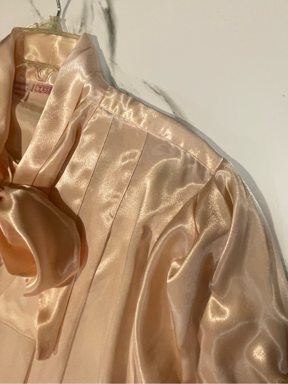 Vintage 1980's TESS Paris-Milano, Pink Satin Bow-Neck Blouse, Size 10, Flawless - Picture 10 of 13